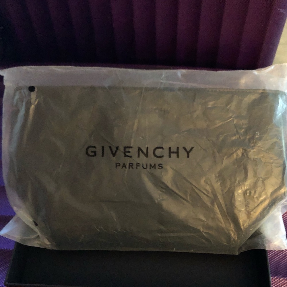 Makeup bag